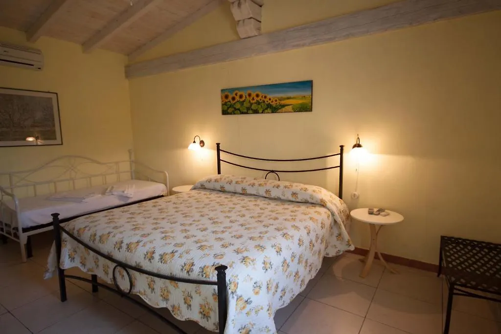 La Locanda Il Trovatore Guest House Tottubella Country house