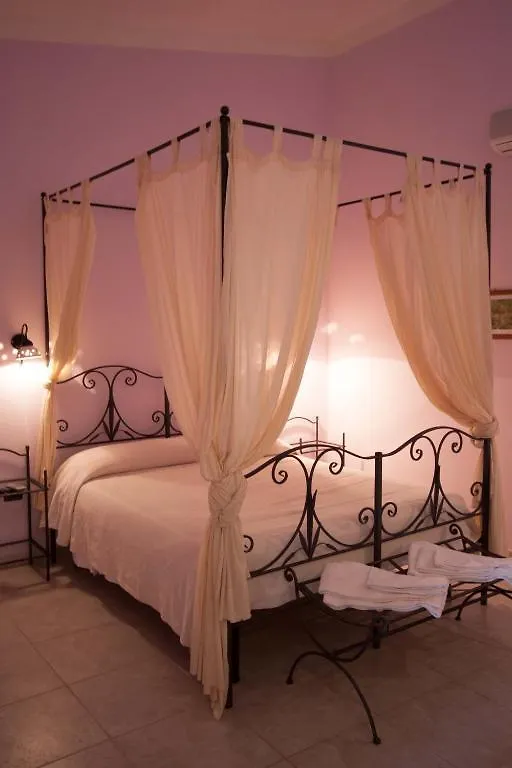 La Locanda Il Trovatore Guest House Tottubella Italy